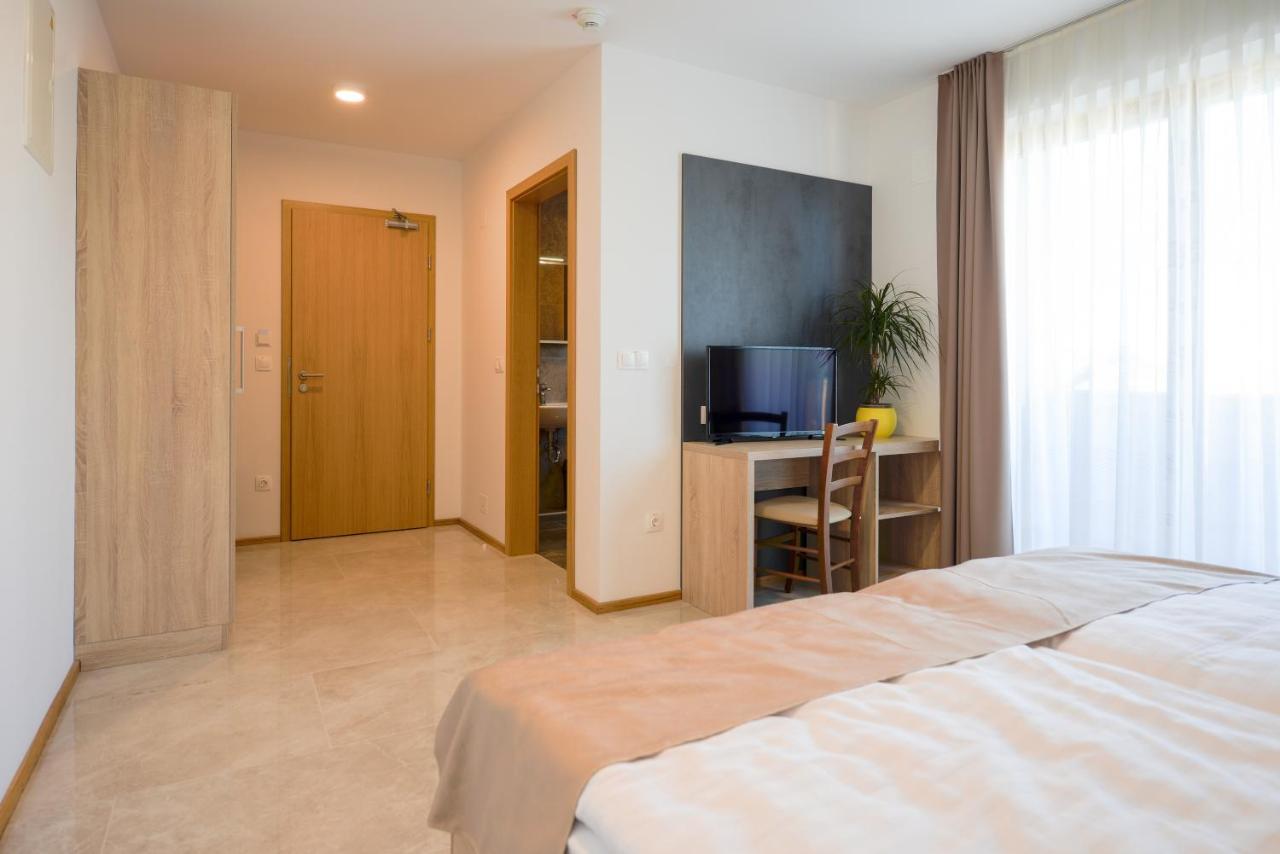 Smlednik Hotel Baron מראה חיצוני תמונה