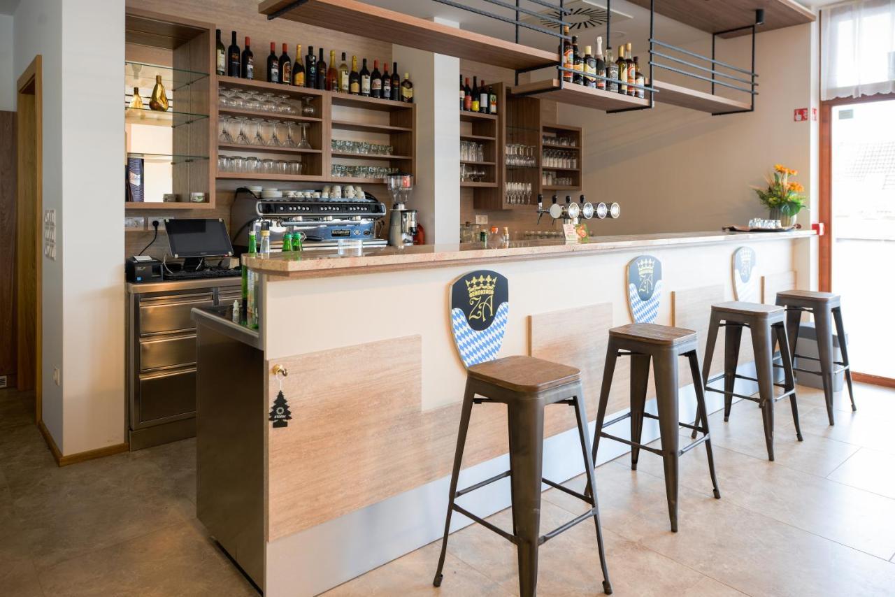 Smlednik Hotel Baron מראה חיצוני תמונה