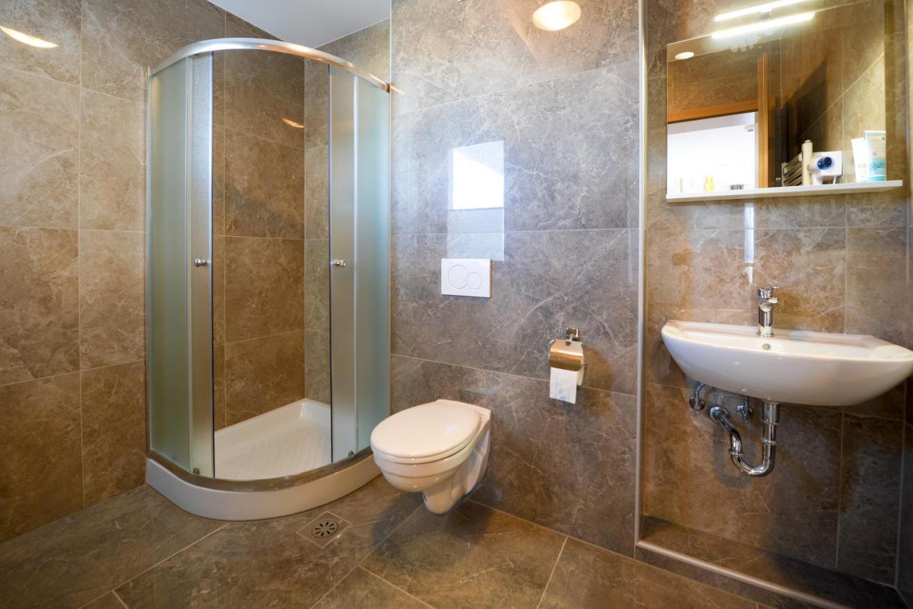 Smlednik Hotel Baron מראה חיצוני תמונה
