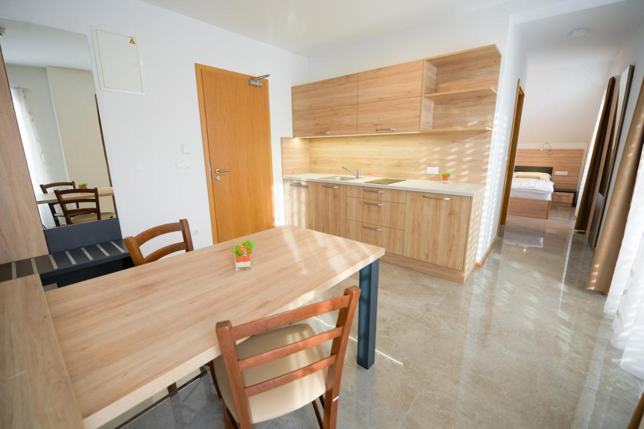 Smlednik Hotel Baron מראה חיצוני תמונה