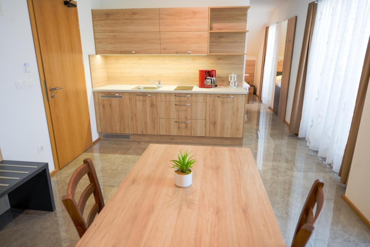 Smlednik Hotel Baron מראה חיצוני תמונה