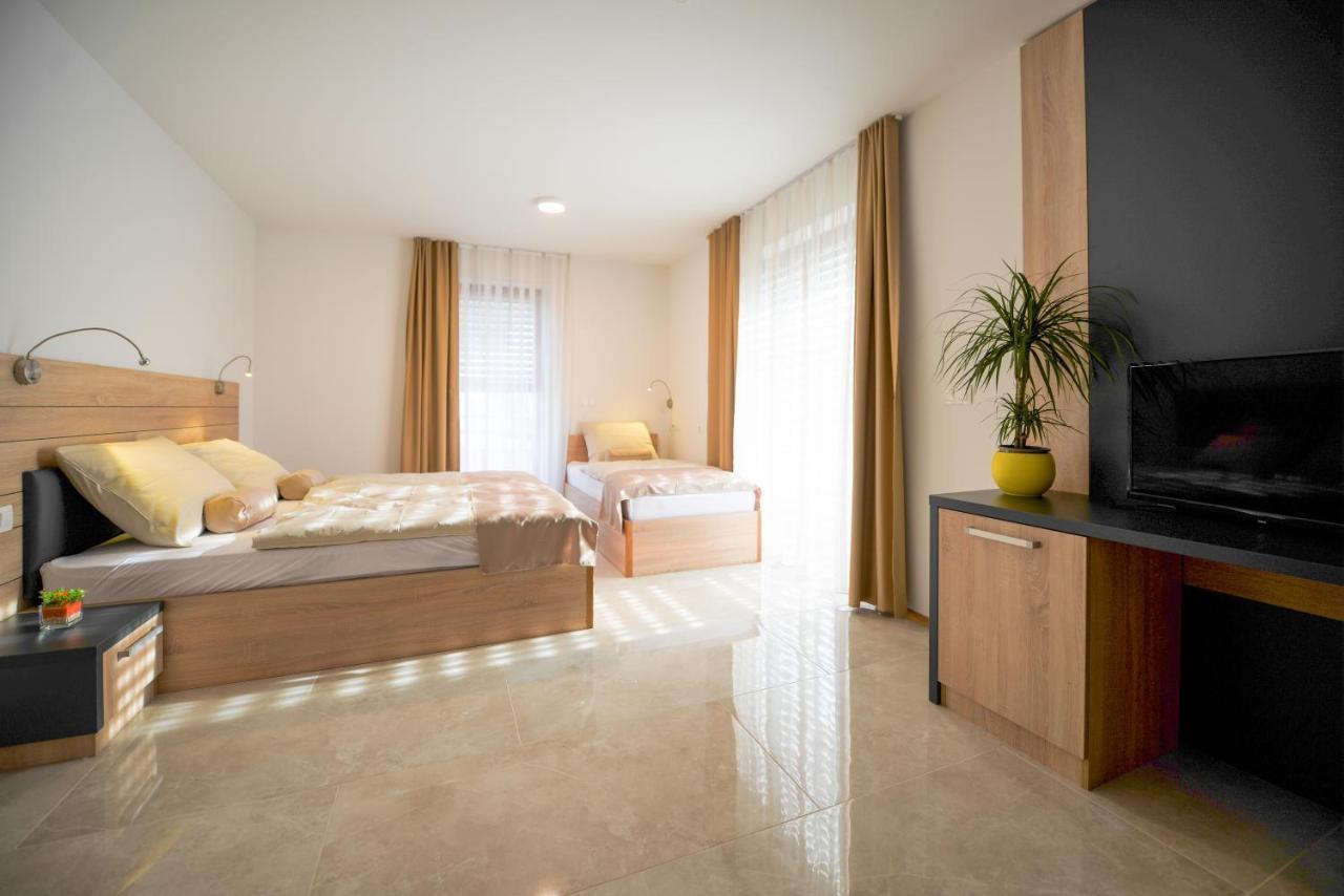 Smlednik Hotel Baron מראה חיצוני תמונה