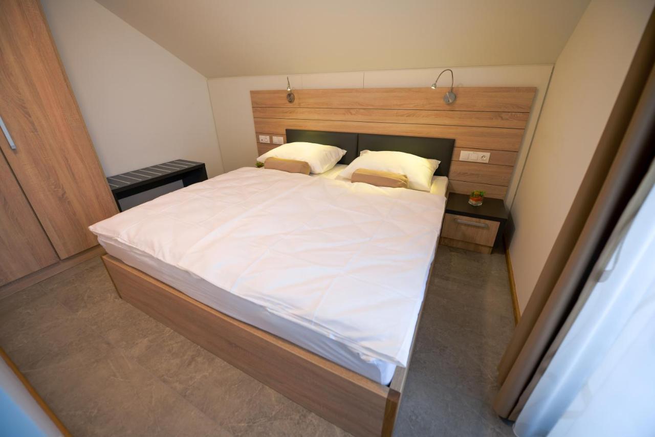 Smlednik Hotel Baron מראה חיצוני תמונה